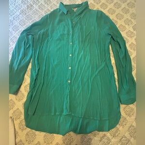 Women’s Green button up blouse